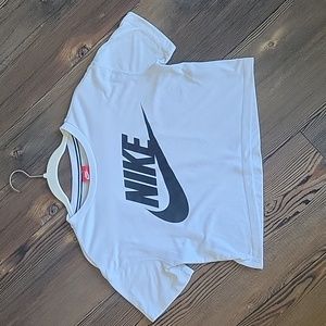 Nike cropped logo t-shirt
